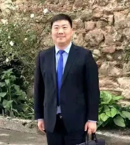 巨匠集团董事长_董事长办公室图片(2)